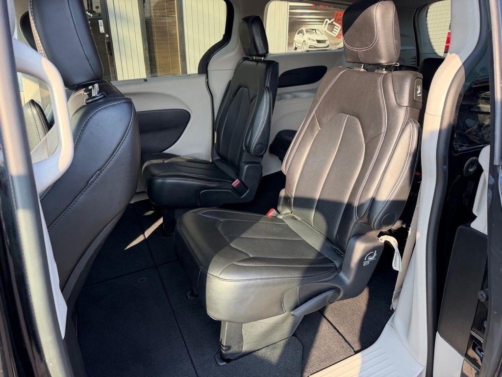 Chrysler Pacifica Touring L 2024