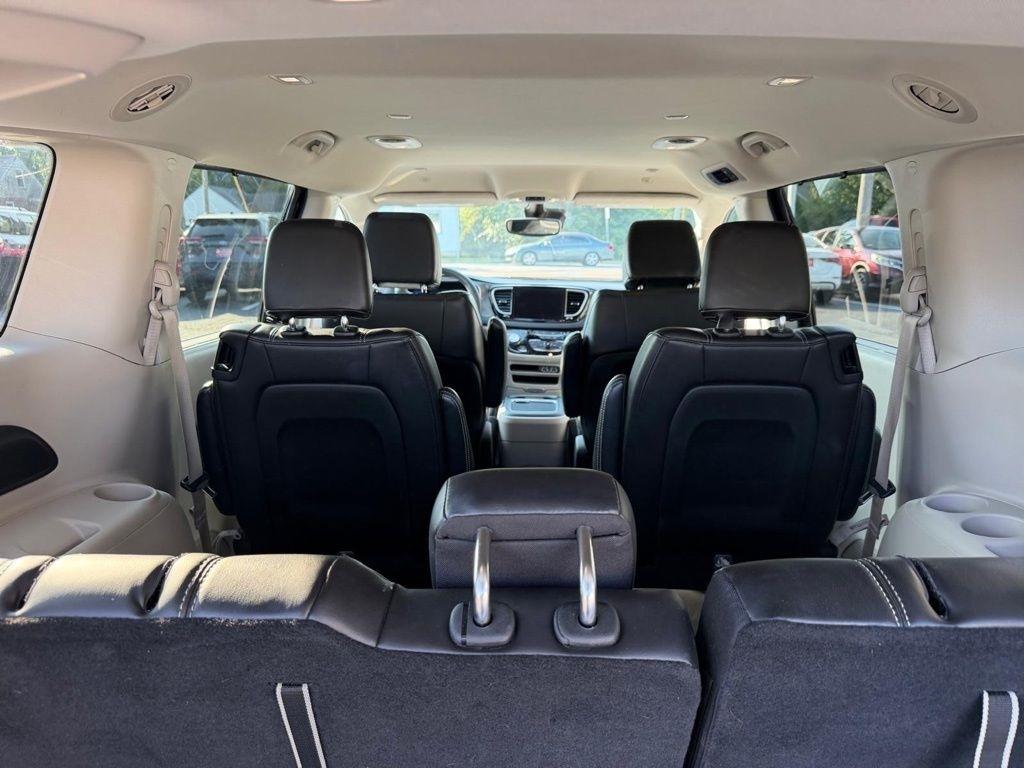 Chrysler Pacifica Touring L 2024