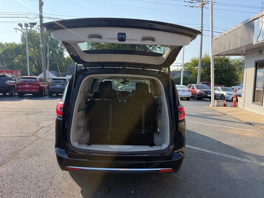Chrysler Pacifica Touring L 2024