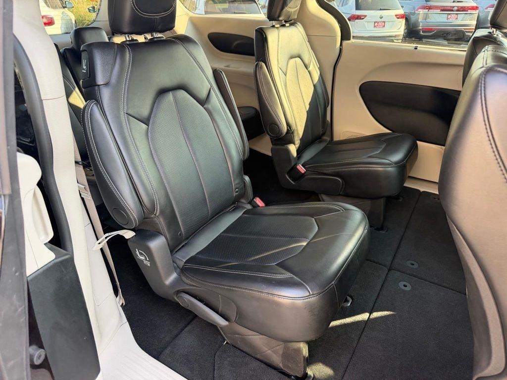 Chrysler Pacifica Touring L 2024