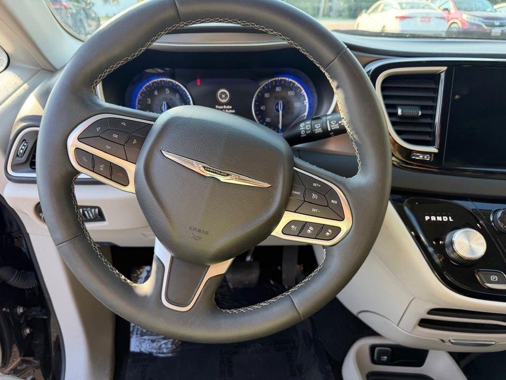 Chrysler Pacifica Touring L 2024