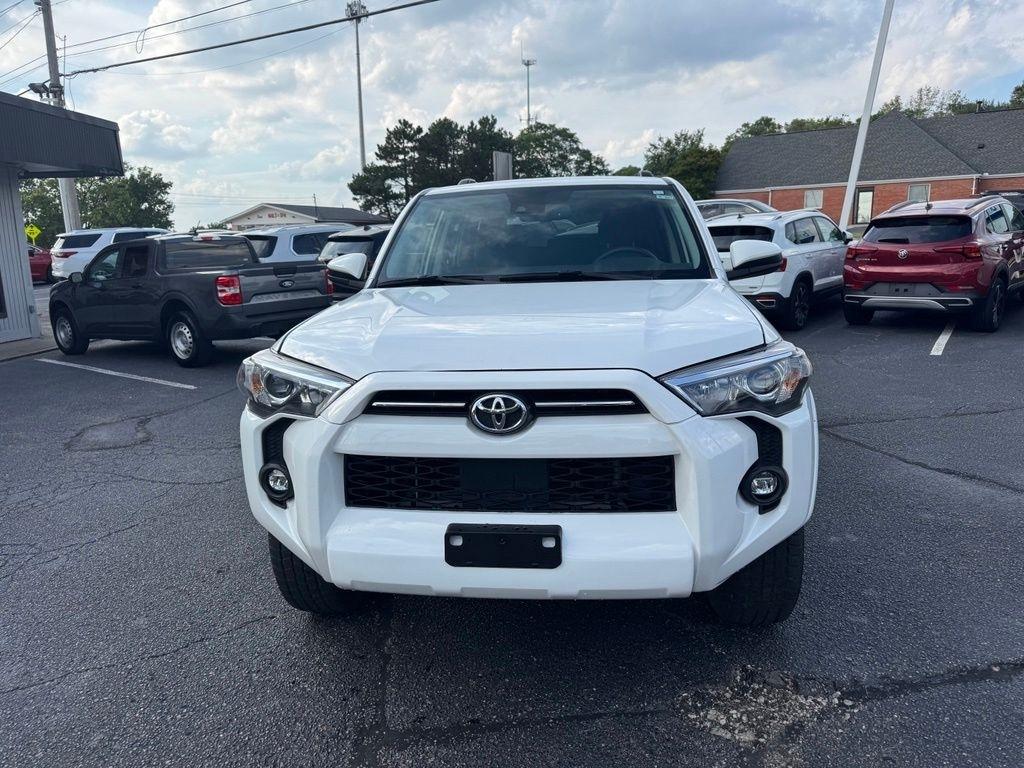 Toyota 4Runner SR5 4WD 2024
