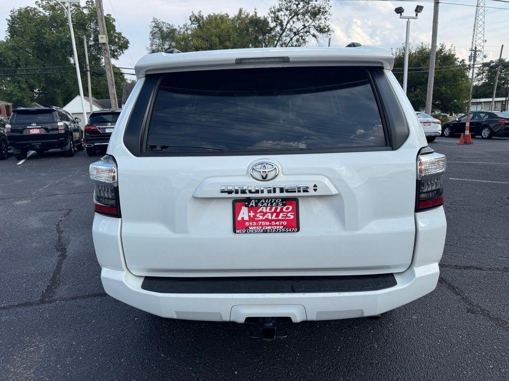 Toyota 4Runner SR5 4WD 2024
