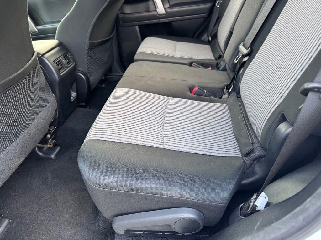 Toyota 4Runner SR5 4WD 2024