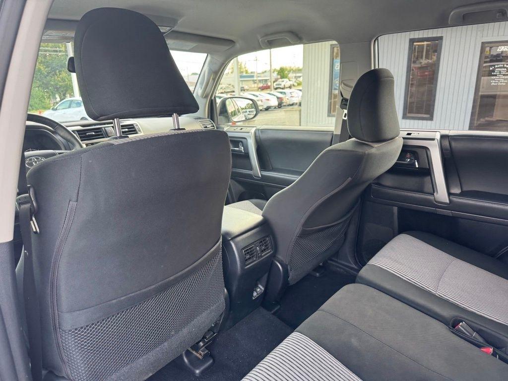 Toyota 4Runner SR5 4WD 2024