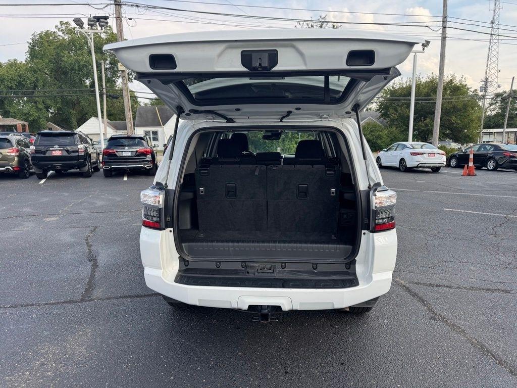 Toyota 4Runner SR5 4WD 2024