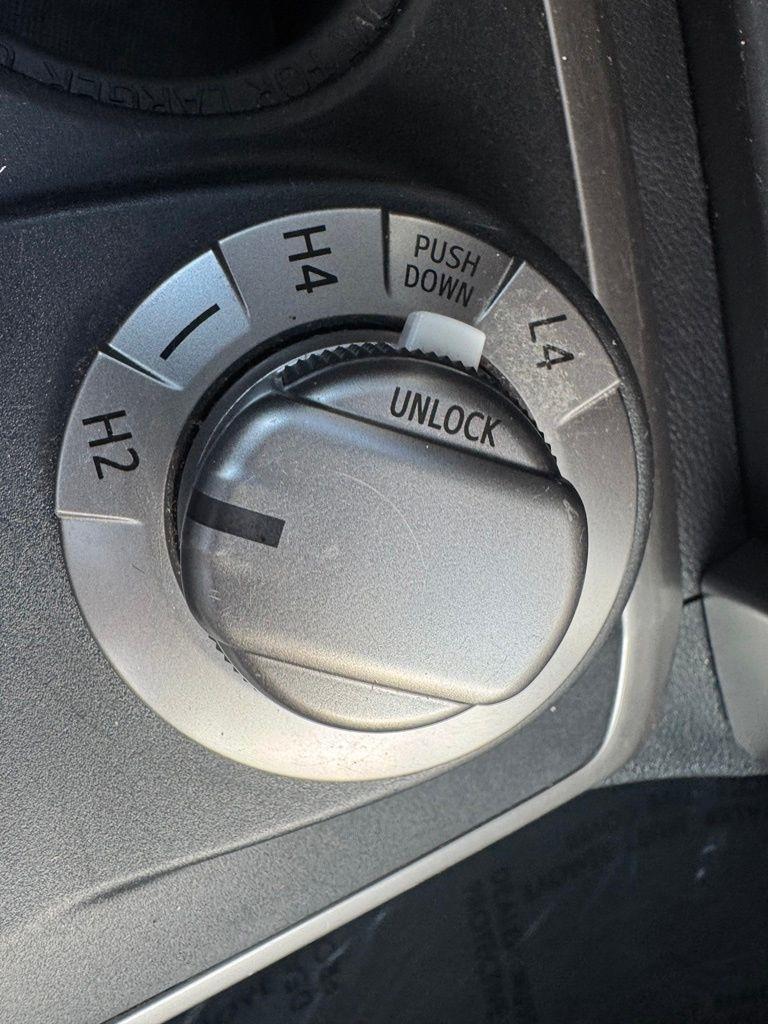 Toyota 4Runner SR5 4WD 2024