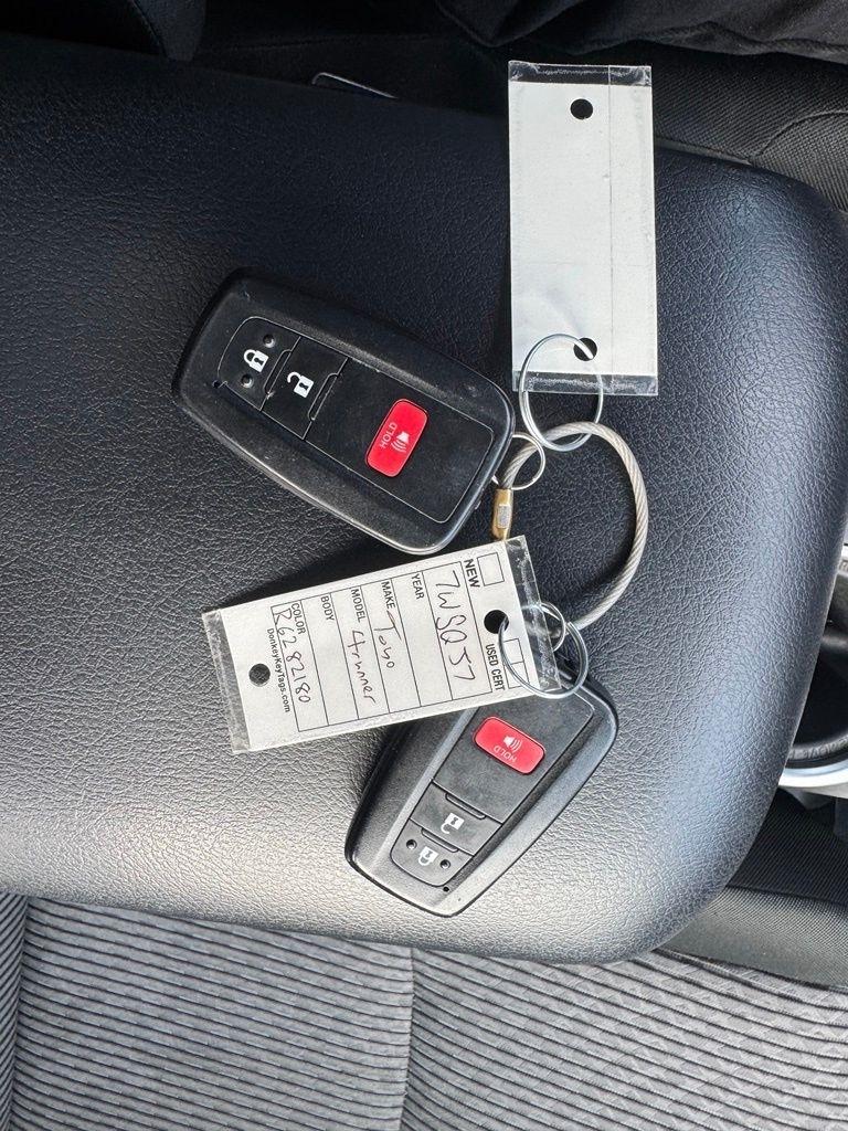 Toyota 4Runner SR5 4WD 2024