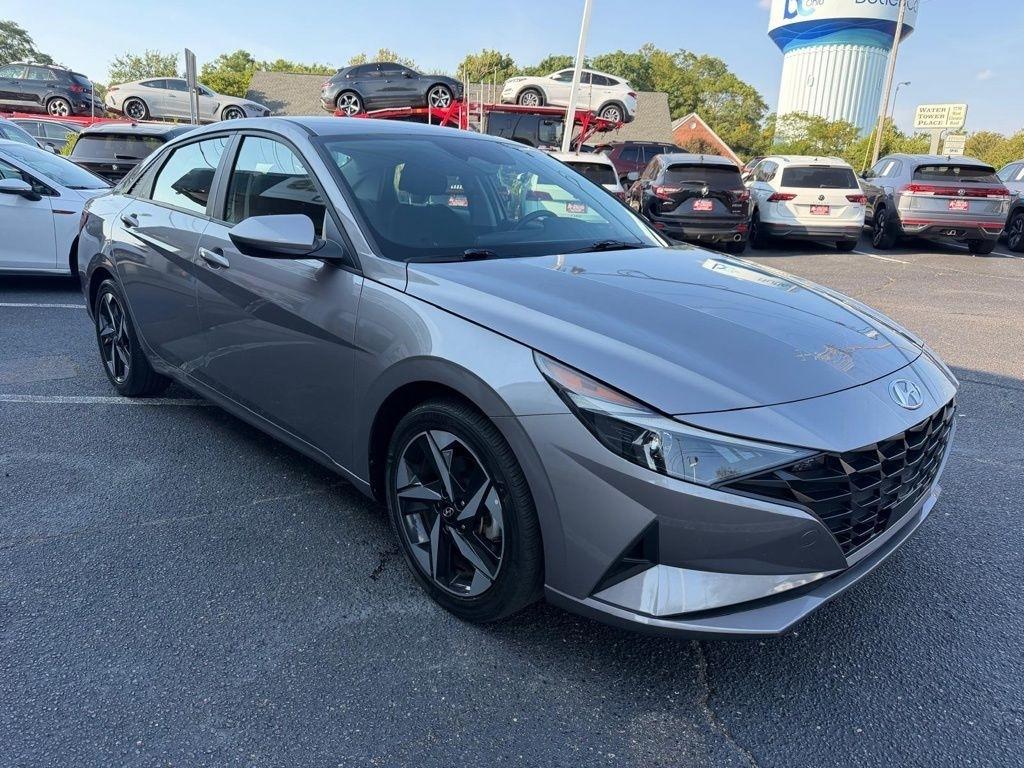 Hyundai Elantra SEL 2023