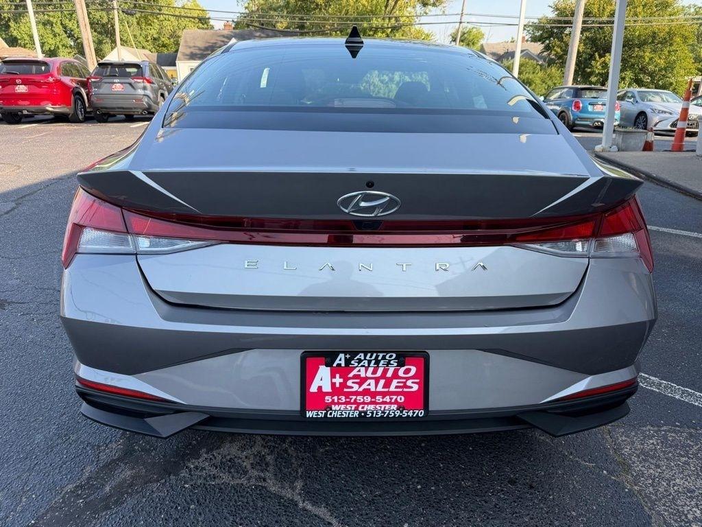 Hyundai Elantra SEL 2023