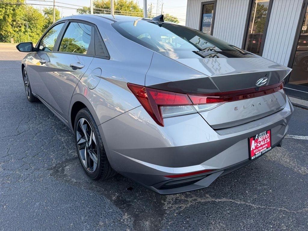 Hyundai Elantra SEL 2023