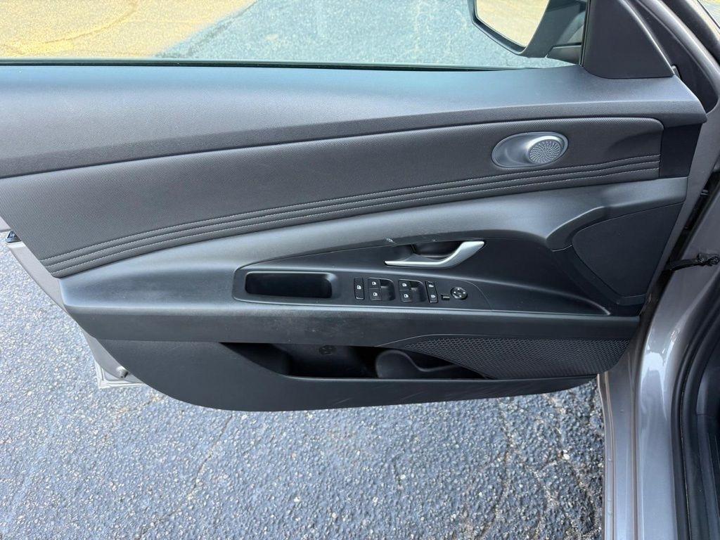 Hyundai Elantra SEL 2023