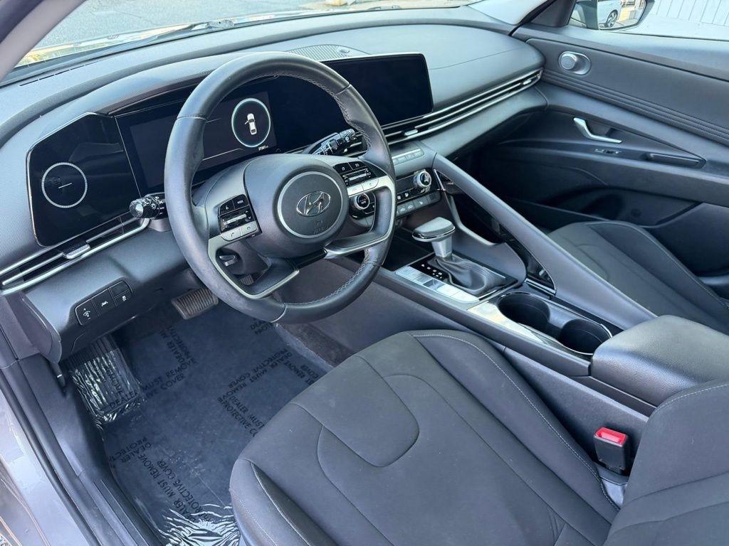 Hyundai Elantra SEL 2023