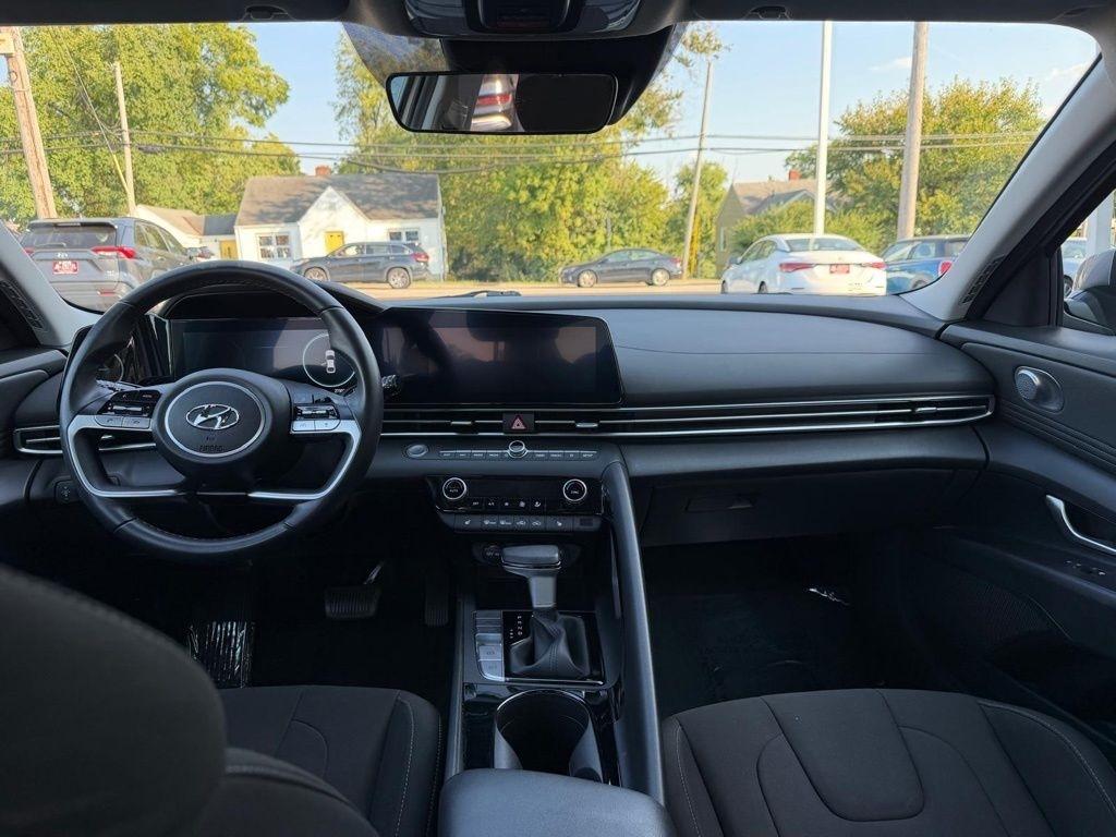Hyundai Elantra SEL 2023