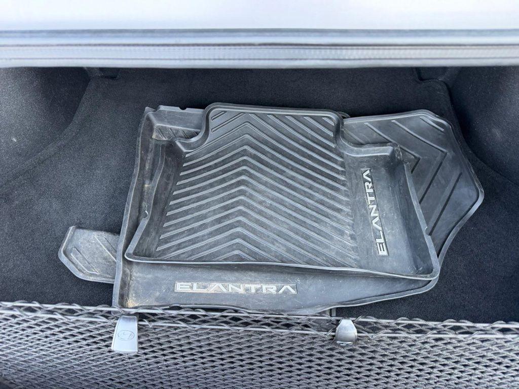Hyundai Elantra SEL 2023