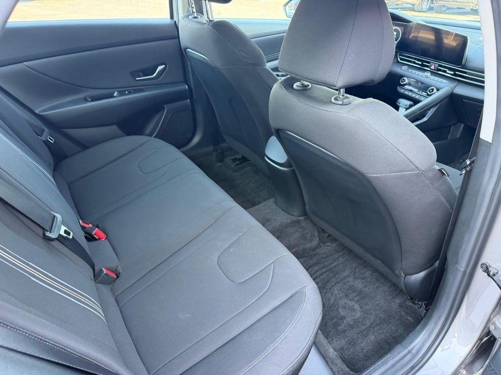 Hyundai Elantra SEL 2023