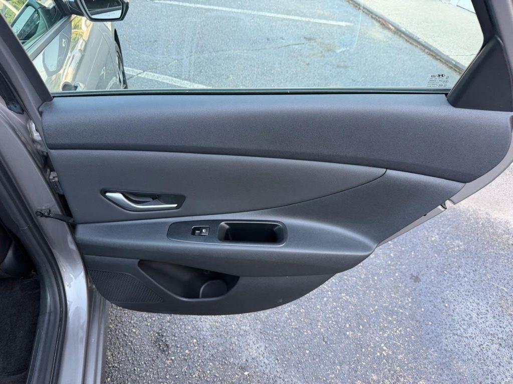 Hyundai Elantra SEL 2023