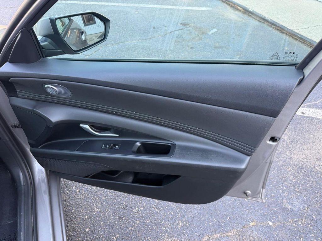 Hyundai Elantra SEL 2023