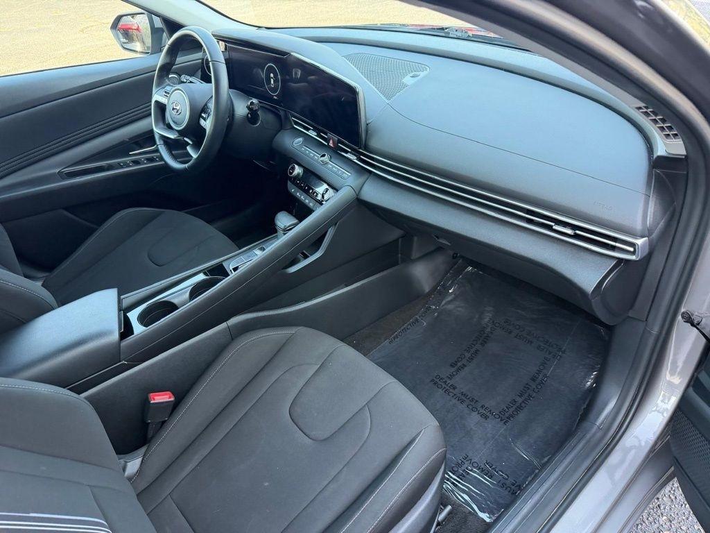 Hyundai Elantra SEL 2023