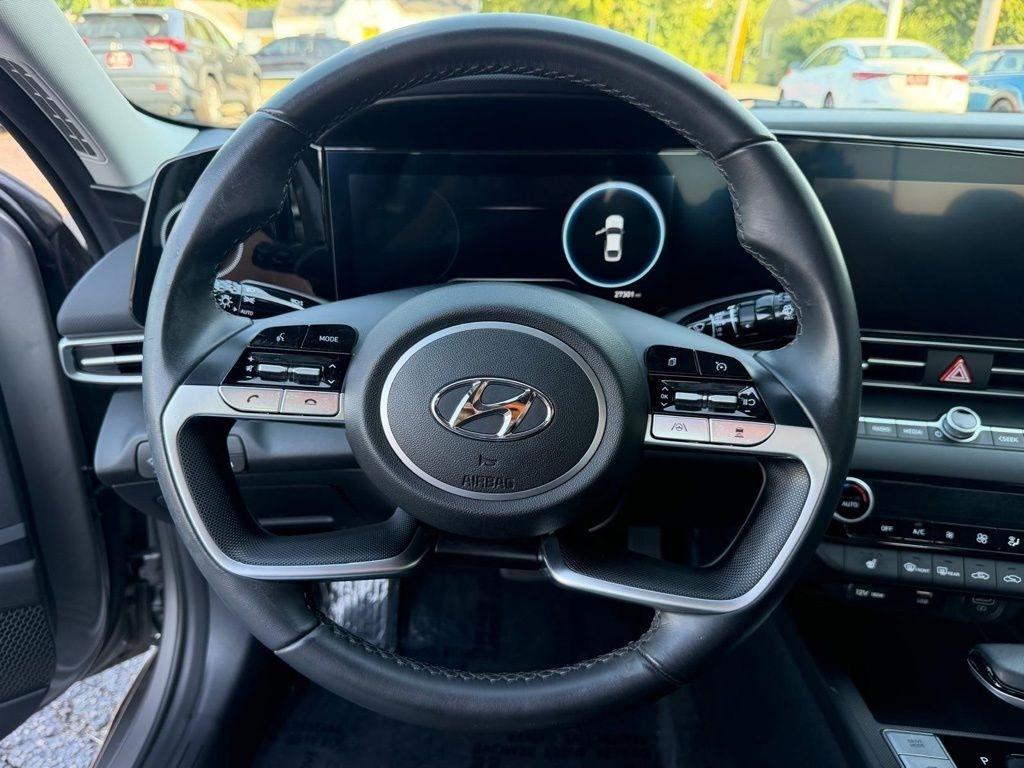 Hyundai Elantra SEL 2023