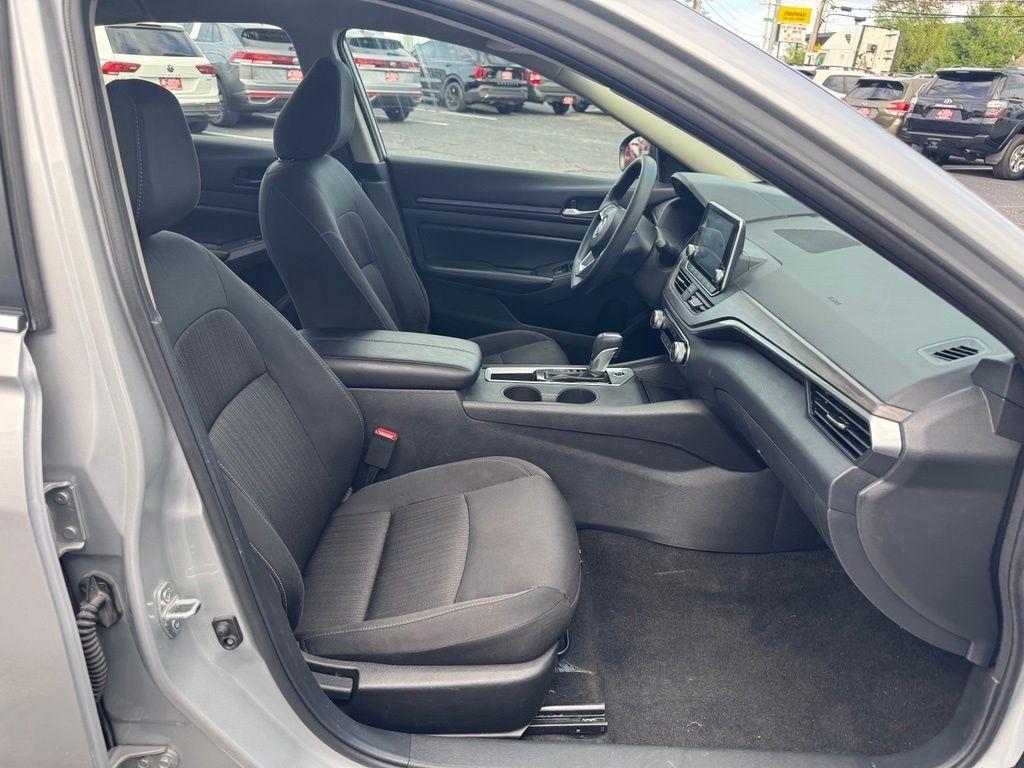 Nissan Altima 2.5 SV 2025