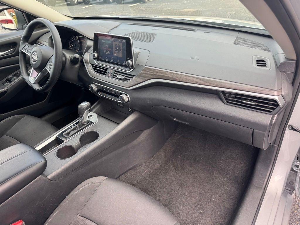 Nissan Altima 2.5 SV 2025
