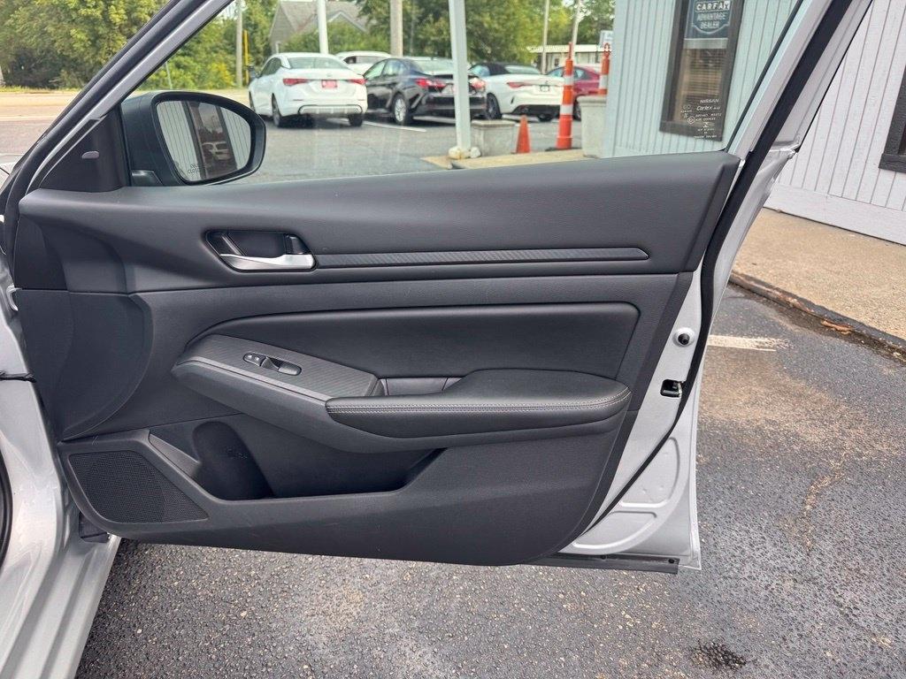 Nissan Altima 2.5 SV 2025