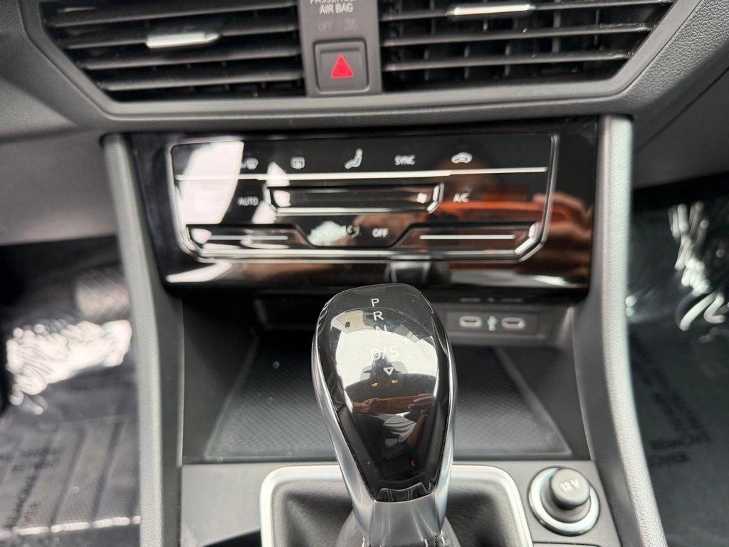Volkswagen Jetta S 2025