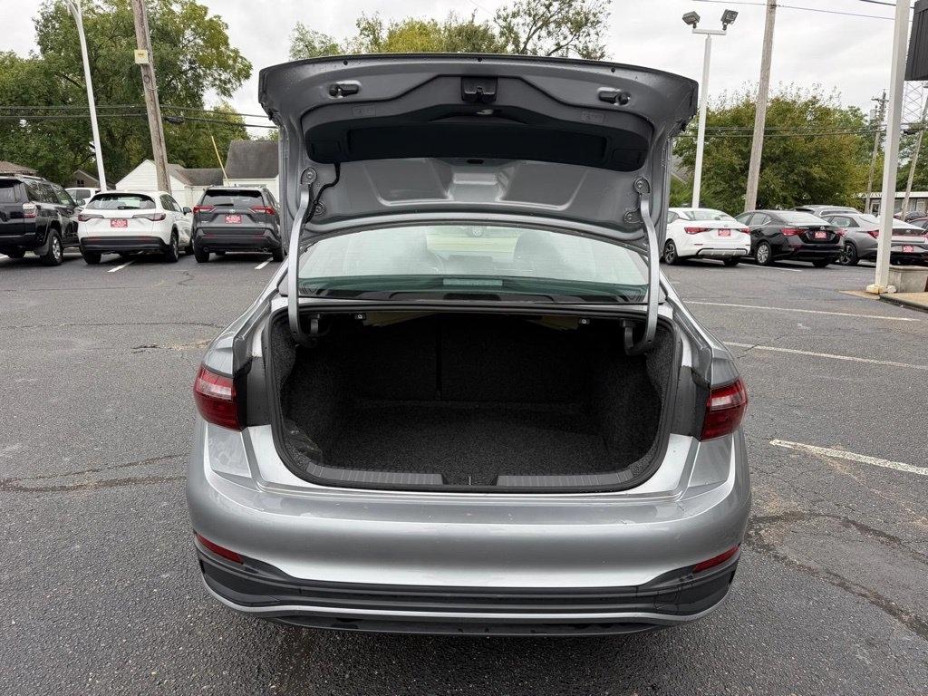 Volkswagen Jetta S 2025