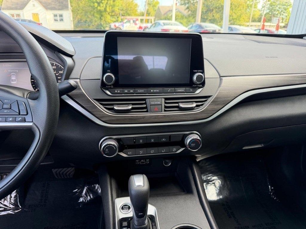 Nissan Altima 2.5 SV 2025