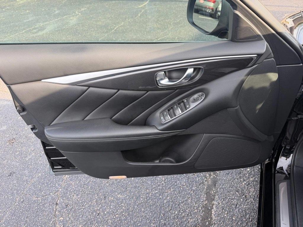 Infiniti Q50 LUXE AWD 2023