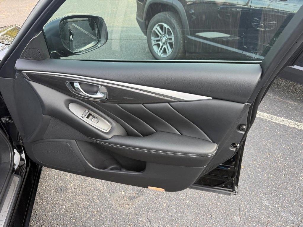 Infiniti Q50 LUXE AWD 2023