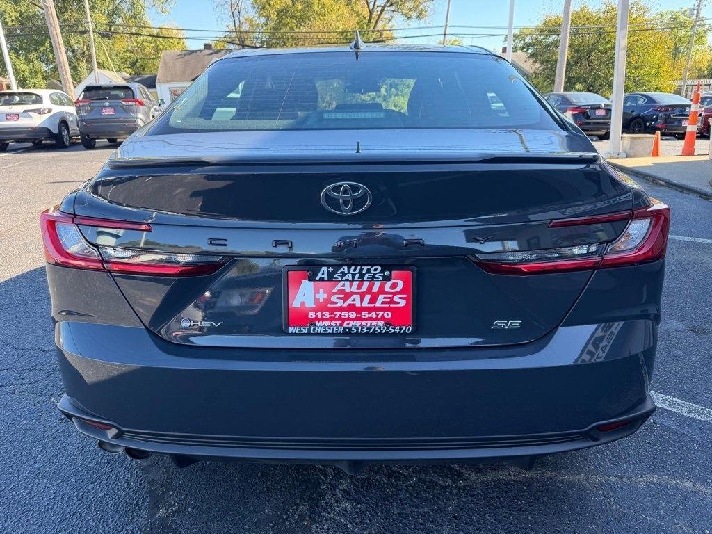 Toyota Camry Hybrid XLE 2025