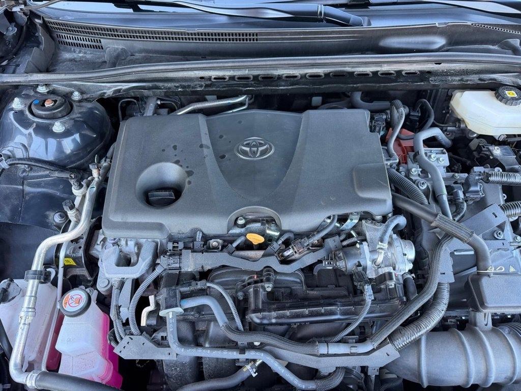Toyota Camry Hybrid XLE 2025