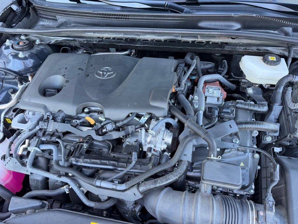 Toyota Camry Hybrid XLE 2025