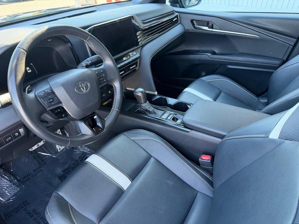 Toyota Camry Hybrid XLE 2025