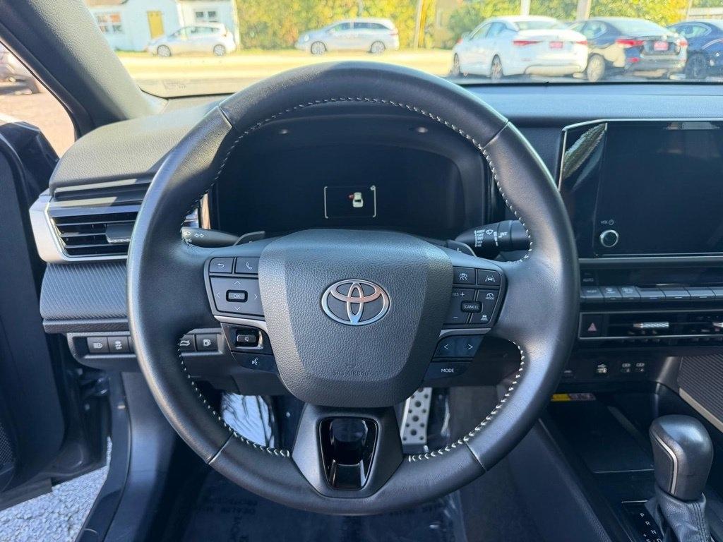 Toyota Camry Hybrid XLE 2025