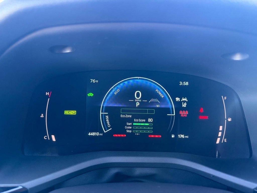 Toyota Camry Hybrid XLE 2025