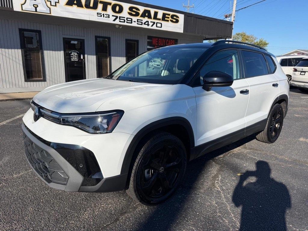 Volkswagen Taos SE 4Motion Black 2025
