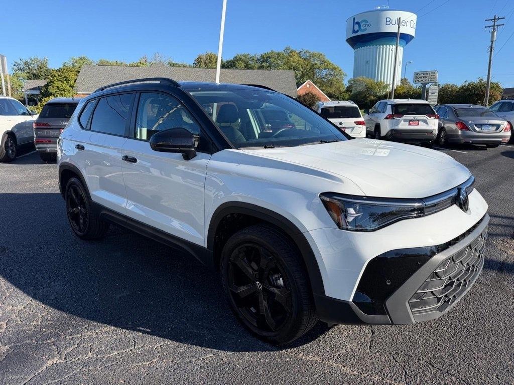 Volkswagen Taos SE 4Motion Black 2025