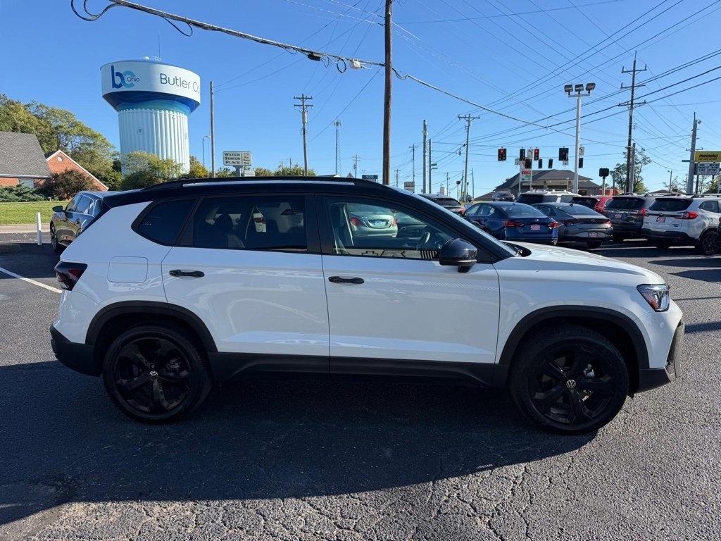 Volkswagen Taos SE 4Motion Black 2025