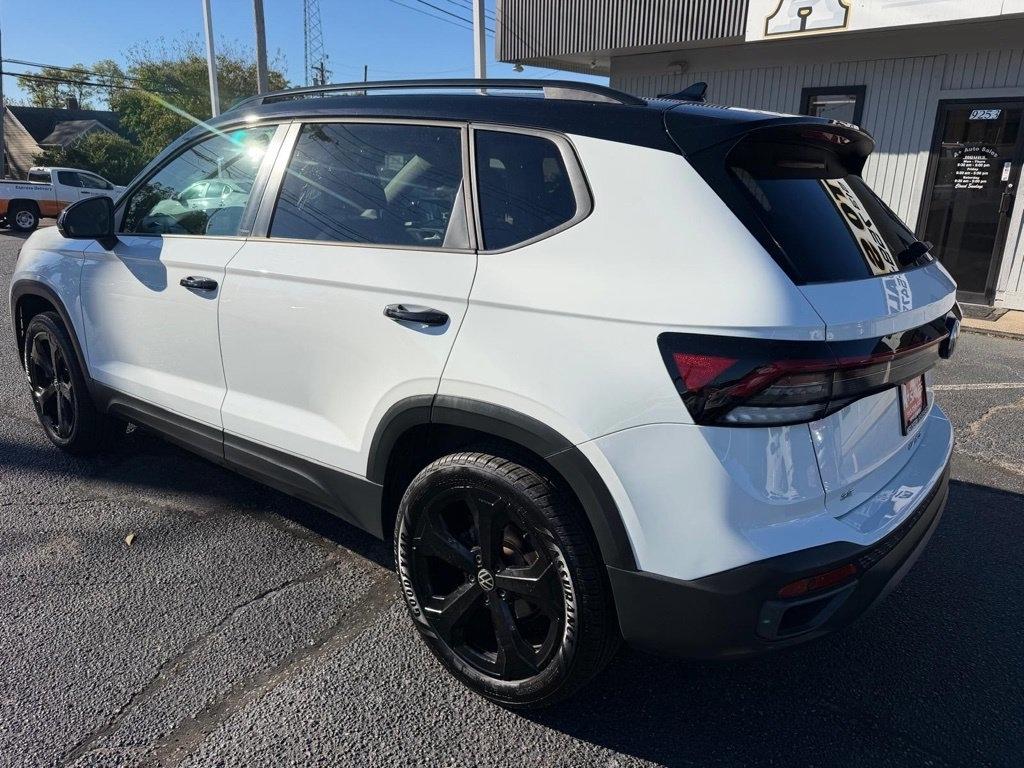 Volkswagen Taos SE 4Motion Black 2025