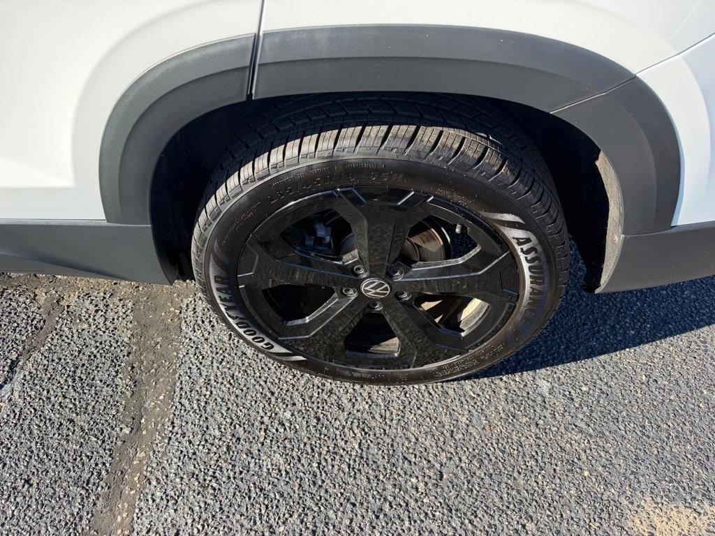 Volkswagen Taos SE 4Motion Black 2025