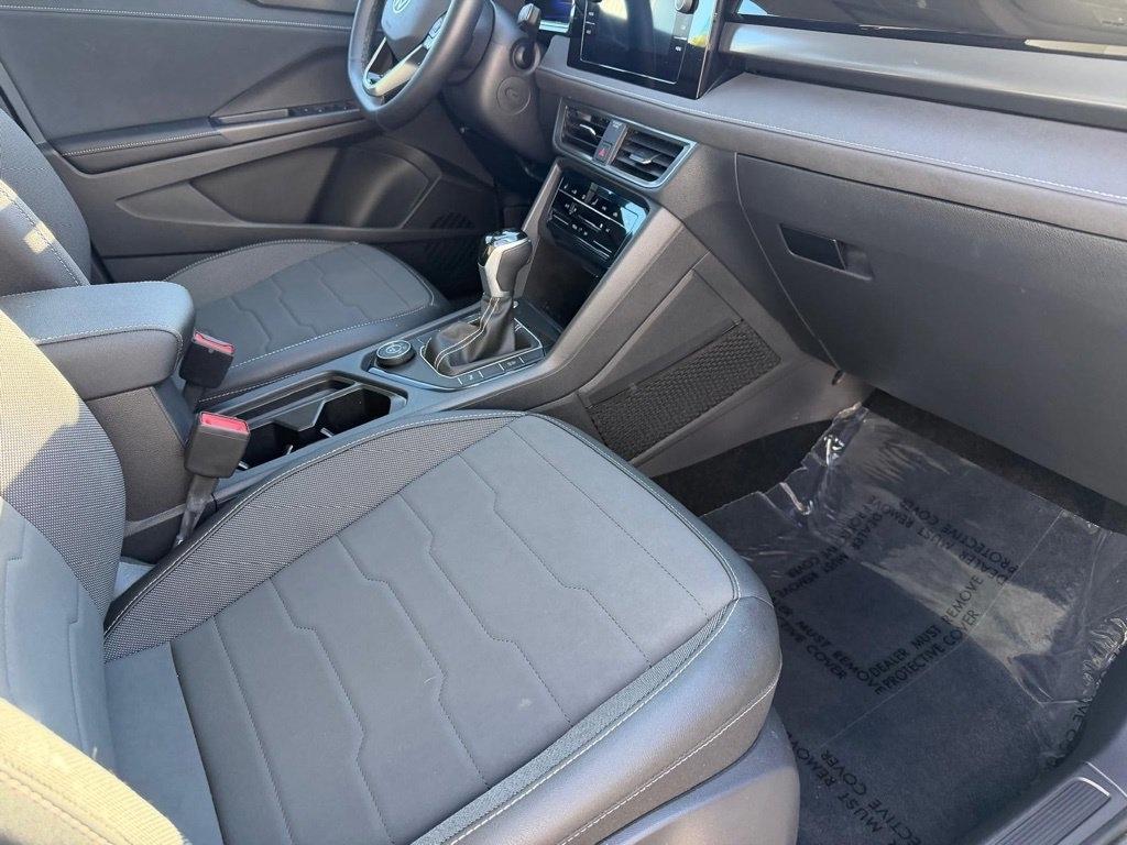 Volkswagen Taos SE 4Motion Black 2025