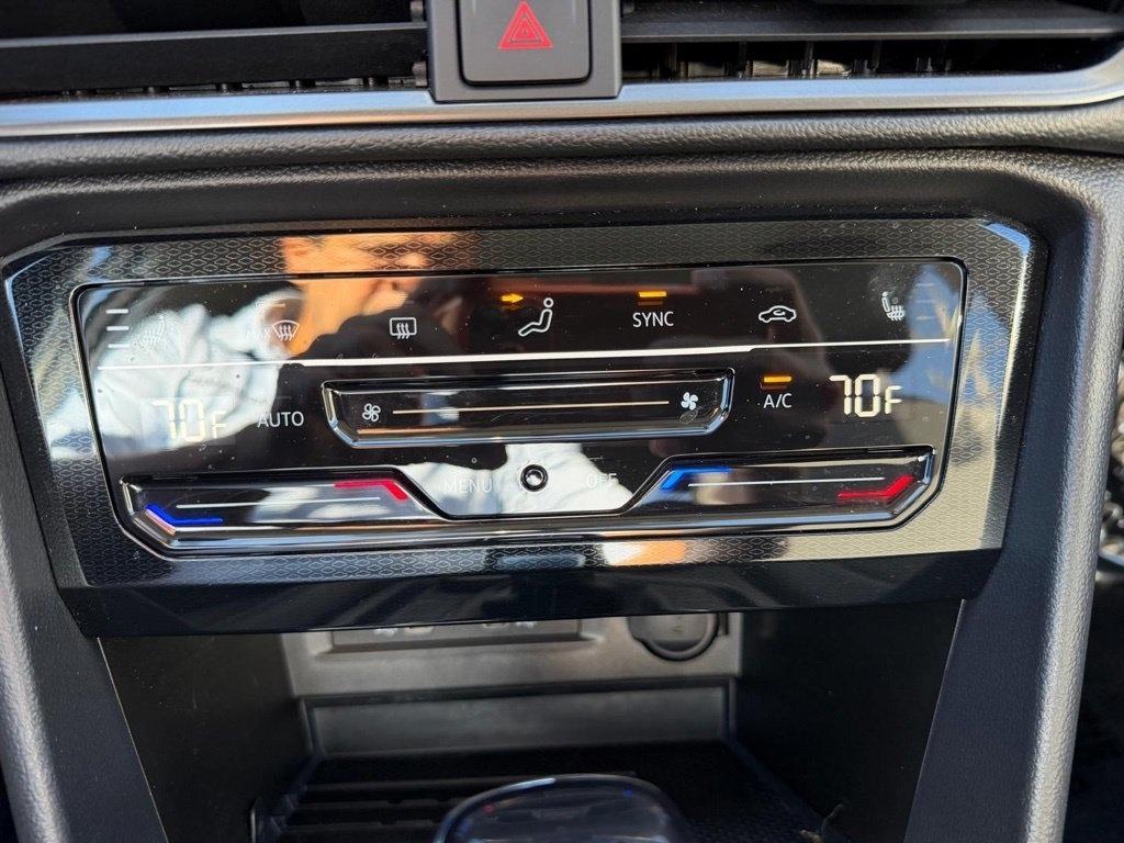 Volkswagen Taos SE 4Motion Black 2025