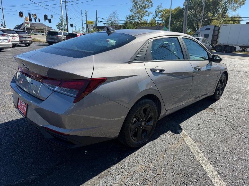Hyundai Elantra SEL 2023