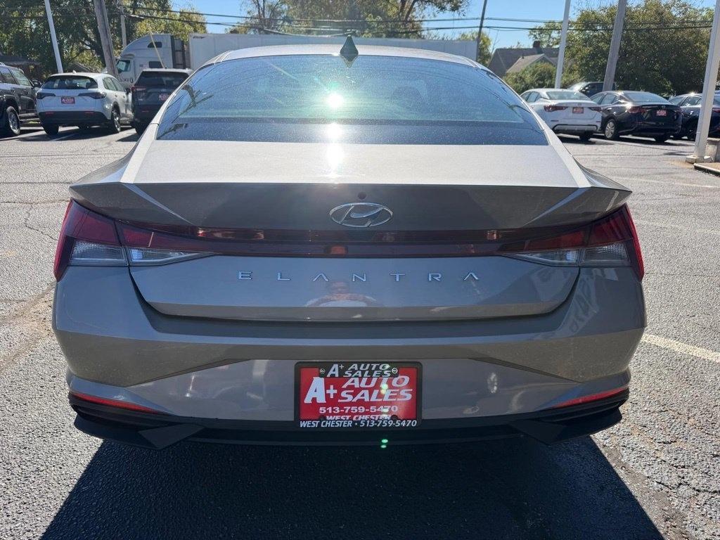 Hyundai Elantra SEL 2023