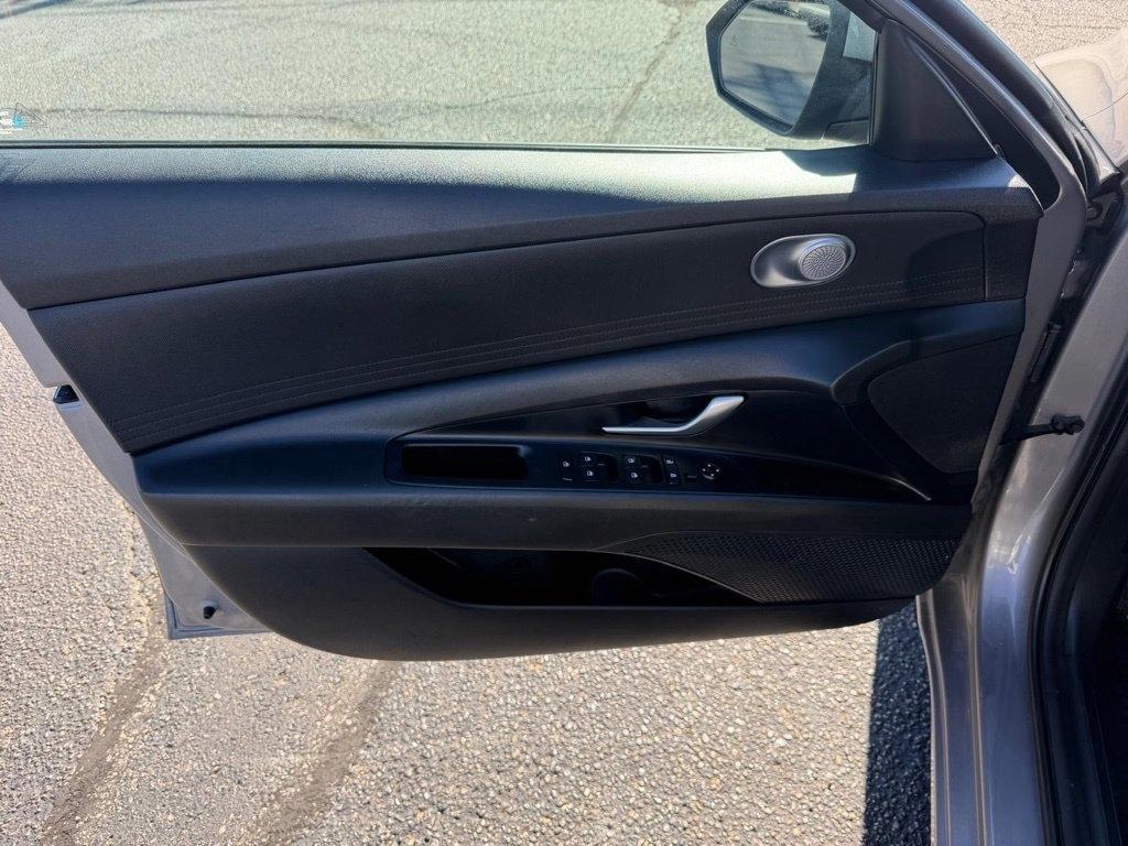 Hyundai Elantra SEL 2023