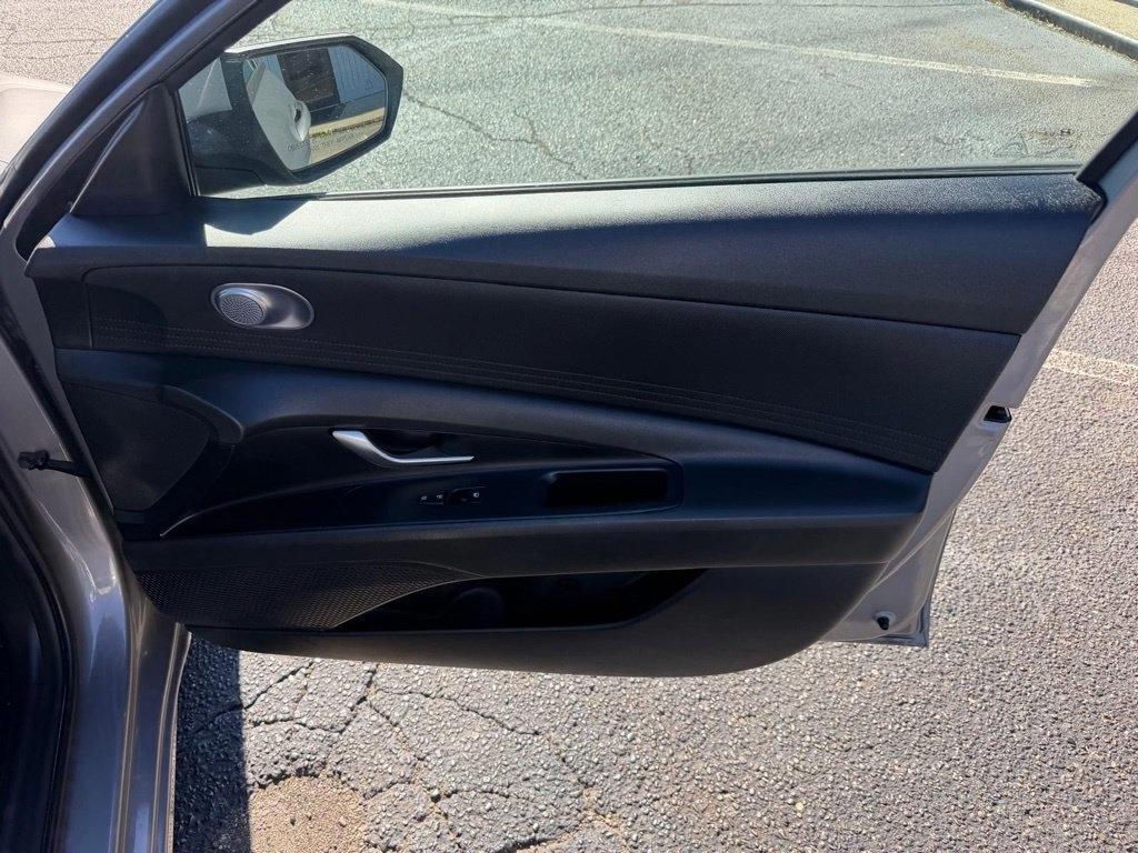 Hyundai Elantra SEL 2023