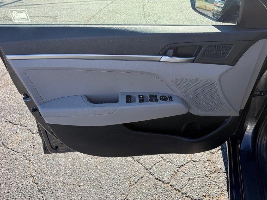 Hyundai Elantra SE 6M 2020